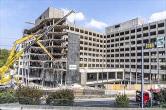 Construction site on Haroldstraße, demolition of a former office building, after complete gutting