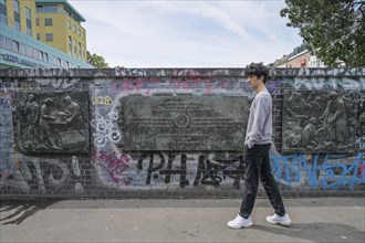 Bronze plaques, Memorial to the Anti-Fascist Resistance Struggle and Liberation, Schönhauser Allee,