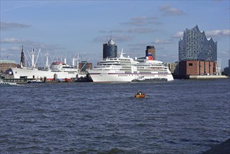 Europe, Germany, Hanseatic City of Hamburg, Elbe, Cap San Diego, Museum Ship, Passenger Ship