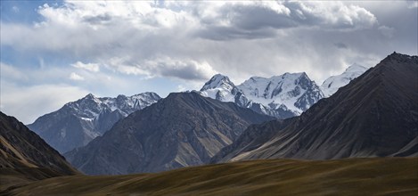 Mountain landscape, Tian Shan, Sky Mountains, Sary Jaz Valley, Kyrgyzstan, Asia