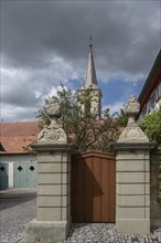 Court gate from 1774, with vase centrepieces, Hüttemheim 58, Hüttenheim, Lower Franconia, Bavaria,