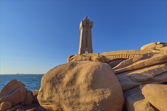 Lighthouse, Phare de Mean Ruz or Phare de Ploumanach, Ploumanach, Cote De Granit Rose, Departement