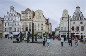 Rostock, Mecklenburg-Vorpommern, Germany, Neuer Markt with Möwenbrunnen, pedestrian zone in the