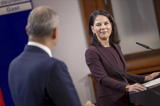 Federal Foreign Minister Annalena Bärbock, Buendnis90/Die Grünen, at a press conference with the