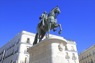 Equestrian statue King Carlos III, Plaza de la Puerta del Sol, Madrid city centre, Spain, Europe