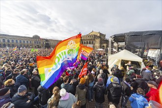 160 organisations and initiatives demonstrated against the right in Dresden on Saturday. Around 10,