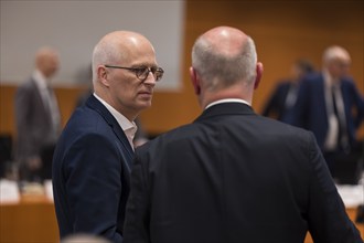 Peter Tschentscher (First Mayor of Hamburg, SPD) in front of the consultations at the Minister