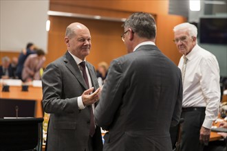 Olaf Scholz (Chancellor of the Federal Republic of Germany, SPD) in front of the consultations at