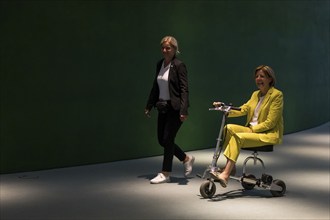 Malu Dreyer (Minister President of Rhineland-Palatinate, SPD) with electric car after the