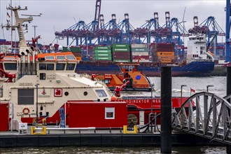 Port of Hamburg, HHLA Container Terminal Burchardkai, Athabaskakai, on the Elbe, fire brigade ship