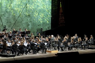 West-Eastern Divan Orchestra with conductor Daniel Barenboim live at the Berlin Waldbühne on 09.08