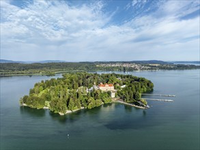 The island of Mainau in Lake Constance with the jetty and the baroque Mainau Castle, built between