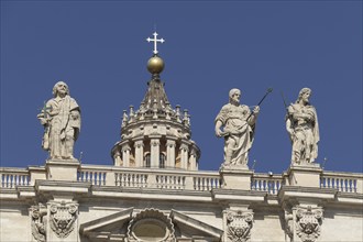 Statues of the Apostles on St Peter's Basilica, San Pietro in Vaticano, Basilica of St Peter in the