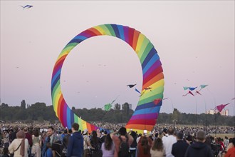 A colourful kite at the kite festival on Tempelhofer Feld in Berlin on 21.09.2024