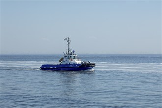 Tugboat, North Sea, Cuxhaven, Lower Saxony, Germany, Europe