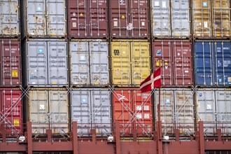 Magleby Maersk container freighter at EUROGATE Container Terminal, Waltershofer Hafen, one of the