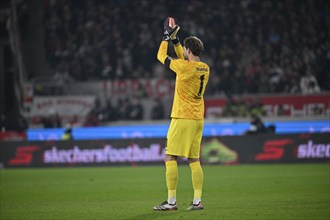 Goalkeeper Kevin Trapp Eintracht Frankfurt SGE (01) claps his hands in encouragement, applause