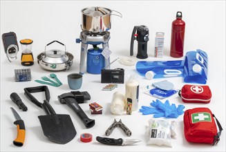 Emergency equipment, for at home, survival equipment for emergencies, according to the suggestions