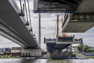 Demolition of the old A40 Rhine bridge Neuenkamp, next to it the first part of the new motorway