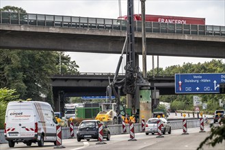 Large drilling rig at the Duisburg-Kaiserberg motorway junction, complete reconstruction and new