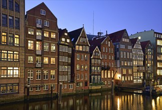 Europe, Germany, Hamburg, City, Nikolaifleet, evening mood canal side, backside of the historic