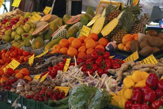 Obs and vegetable stand, Nuremberg, Middle Franconia, Bavaria, Germany, Europe