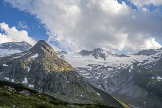 Steinmandl mountain peak with Waxeggkees glacier, Berliner Höhenweg, Zillertal Alps, Tyrol,