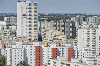 High-rise buildings, Fritz-Erler-Allee, Gropiusstadt, Neukölln, Berlin, Germany, Europe