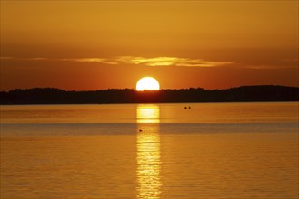 Sunset, near Chieming, Chiemsee, Chiemgau, Bavaria, Germany, Europe