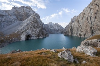 Mountain lake Kol Suu, Sary Beles Mountains, Naryn Province, Kyrgyzstan, Asia