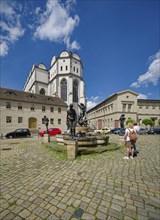 Halle Cathedral and the Circle of Life Fountain, also known as the Brühmann Fountain, Cathedral