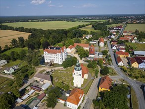 Grosskmehlen Castle is located in the southern Brandenburg town of Grosskmehlen in the district of