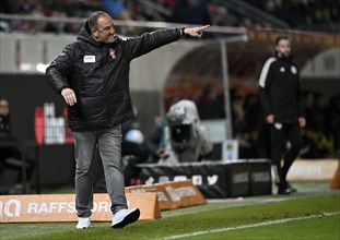 Coach Frank Schmidt 1. FC Heidenheim 1846 FCH Gesture, gesture, on the sidelines Voith-Arena,