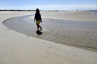 Holidaymakers on the beach on the island of Amrum, Norddorf, 15.06.2020