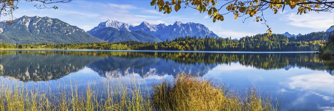 Barmsee, behind it the Karwendel mountains, Werdenfelser Land, Upper Bavaria, Bavaria, Germany,