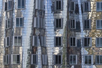 Gehry buildings, Media Harbour, Neuer Zollhof, Düsseldorf, North Rhine-Westphalia, Germany, Europe