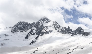 Mountain landscape of rock and ice, glaciated mountain peak Großer Möseler, glacier Waxeggkees,