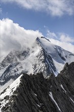 Rocky mountain ridge and glaciated mountain peak Großer Möseler, glacier Furtschaglkees, Berliner