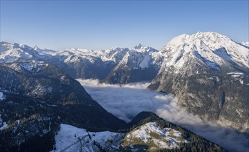 View of sea of clouds and snow-covered mountains, mountain panorama with Watzmann, from the Jenner,