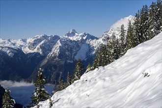 Snow-covered mountain landscape with mountain panorama on the Jenner, summit of Großer Hundstod,