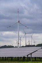 Wind farm and large-scale photovoltaic system, north-east of Bad Wünnenberg, near the village of