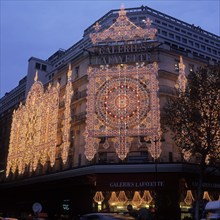 Weihnachtsschmuck Galeries Lafayette, Paris, Frankreich