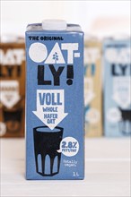 Oatly vegan oat milk milk substitute different flavours