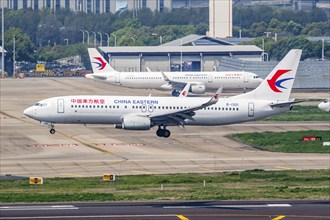 A Boeing 737-800 aircraft of China Eastern Airlines with the registration number B-1321 at Hongqiao