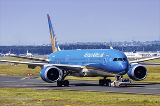 A Boeing 787-9 Dreamliner aircraft of Vietnam Airlines with the registration number VN-A871 at the