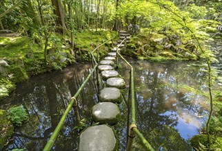 Stepping stones at Tenjuan Garden, Nanzen-ji temple complex, Kyoto, Japan, Asia