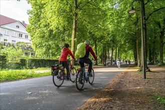 Promenade cycle path, tree-lined, car-free, approximately 4.5 km long ring road around the city