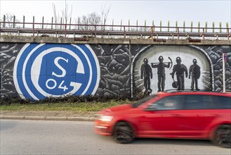 Large-format mural, graffiti, of the Schalke fan scene, below the A42 motorway,