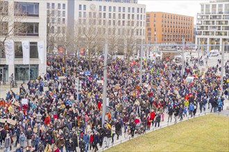 160 organisations and initiatives demonstrated against the right in Dresden on Saturday. Around 10,