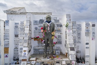 Tomb for the unknown indigenous native, historical cemetery Cementerio Sara Braun, city of Punta